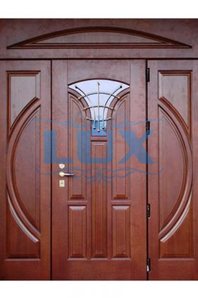парадная дверь с зеркальным элементом и ковкой
